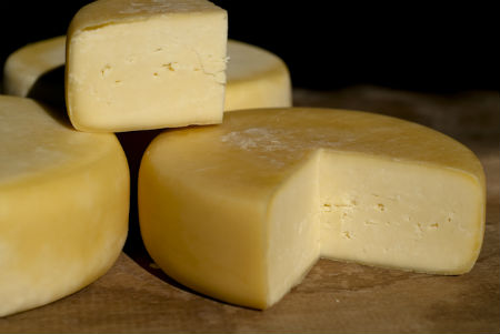 imagem mostra queijos minas padrão
